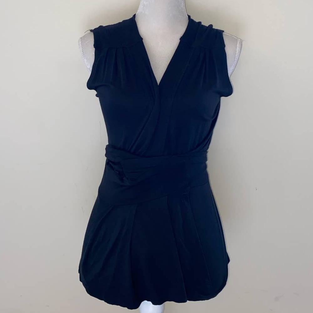 BLACK WRAP TOP UNITED COLORS OF BENETTON SIZE SMALL